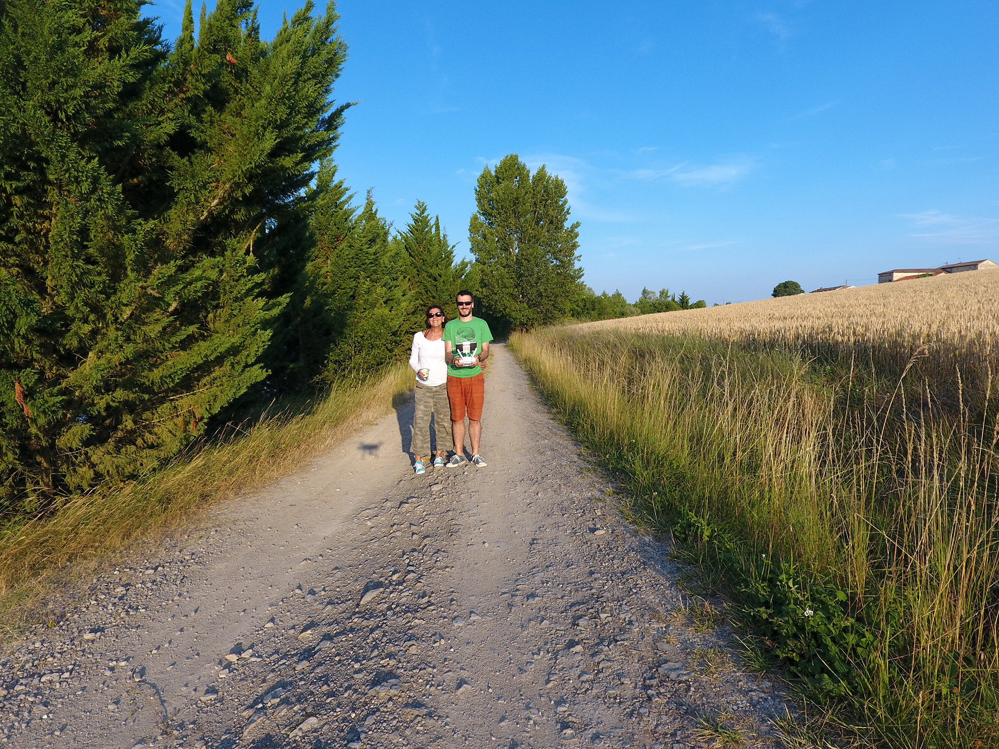 Trois explorateurs au petit matin