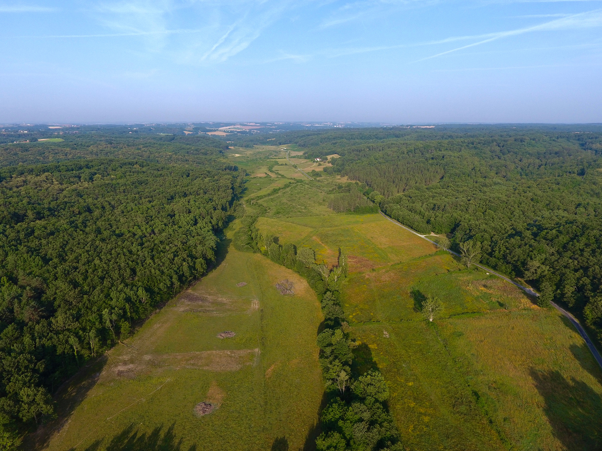 Survol du lac de la discorde