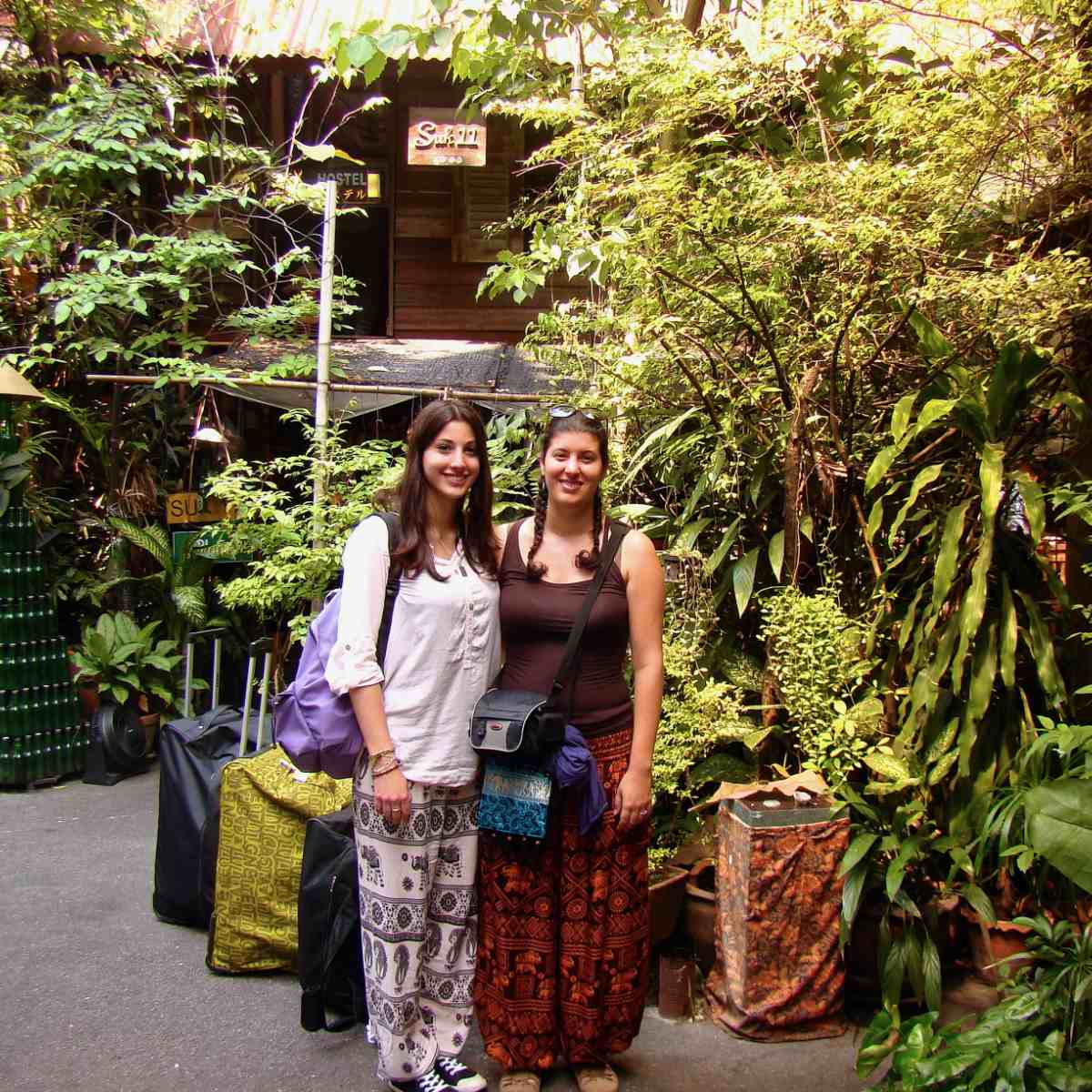 Les deux sœurs au suk11