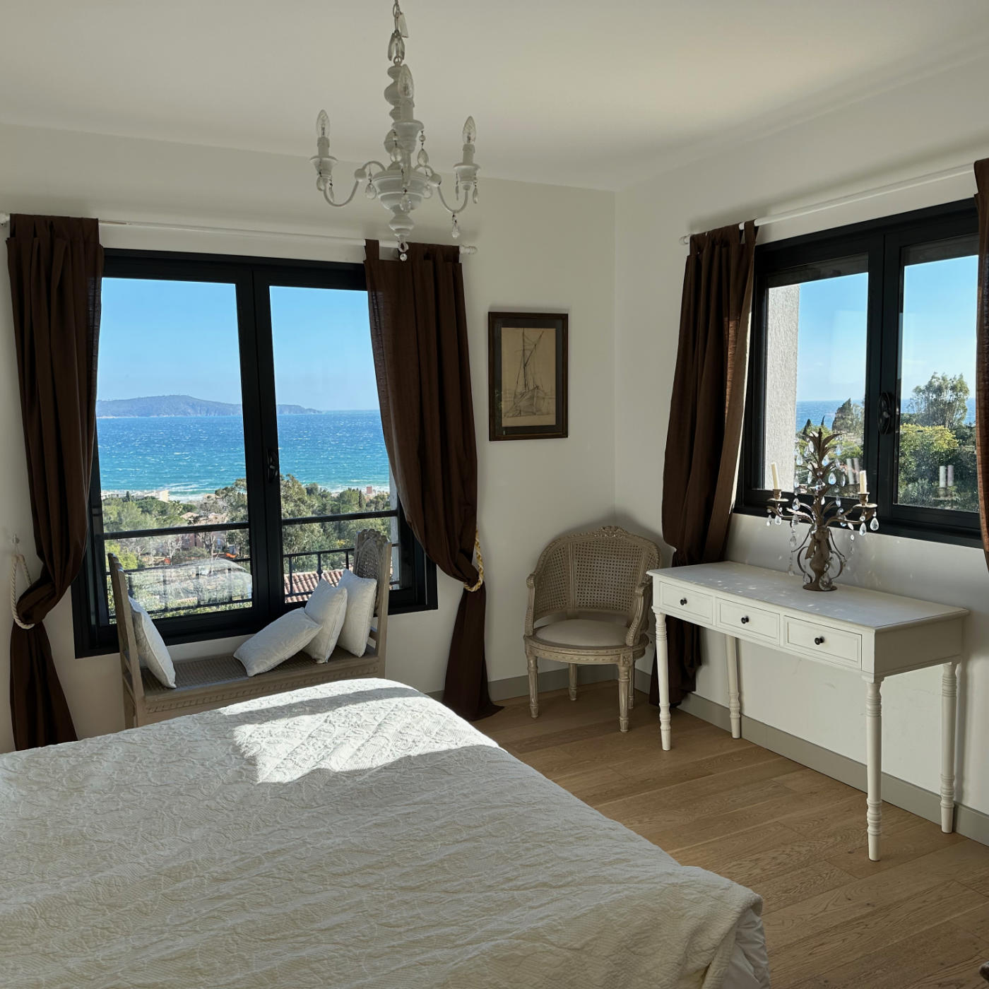 Chambre parentale avec vue