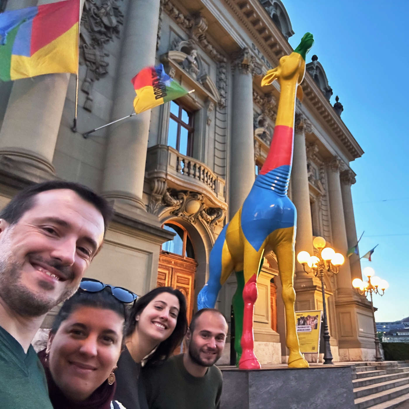 Attention la girafe !